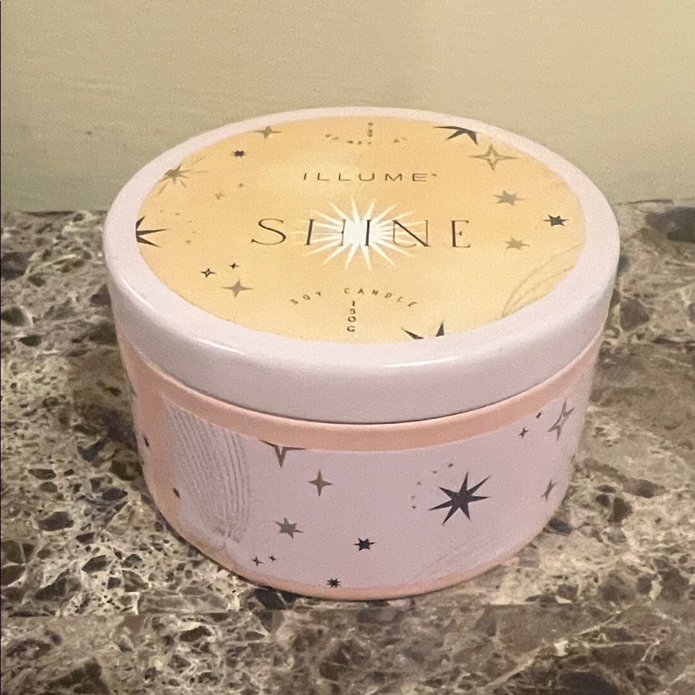 Illume Coconut Leaves Citrus Lily Soy Candle | Pink Star Tin Giftable Decor